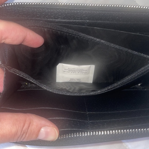 NWOT off the grid gucci zip around wallet Unisex - Picture 4 of 11